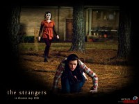 the-strangers04.jpg