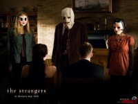 the-strangers07.jpg
